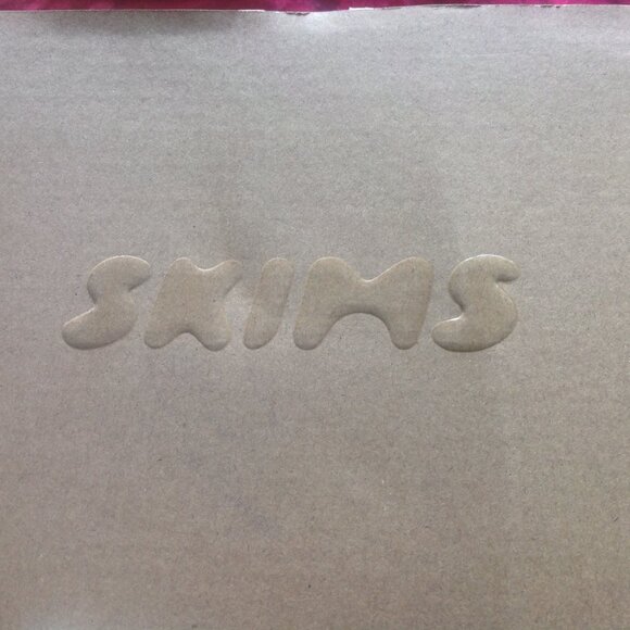 Seven Thongs in the Package - Lightweight Cotton Picot Logo Thong Pack - Picture 3 of 7